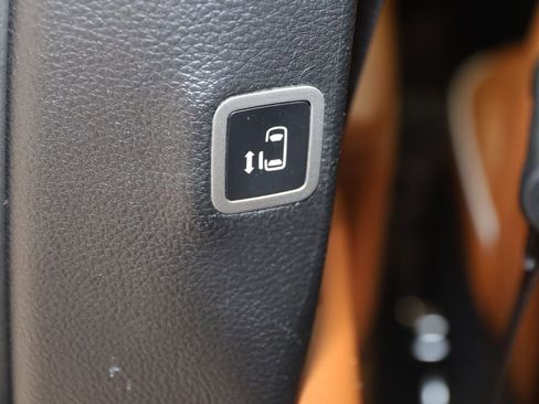 Used 2024 Chrysler Pacifica Pinnacle image 55