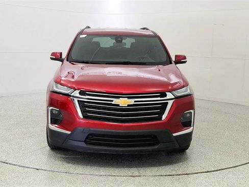 Used 2023 Chevrolet Traverse LT FWD image 2
