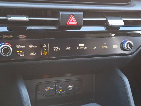 New 2026 Kia Sportage X-Line w/ X-Line Premium Package AWD/4WD image 17
