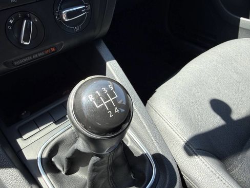Used 2012 Volkswagen Jetta SE FWD image 10