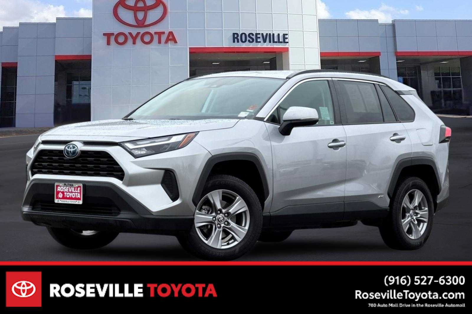 Used 2023 Toyota RAV4 XLE AWD/4WD image 1