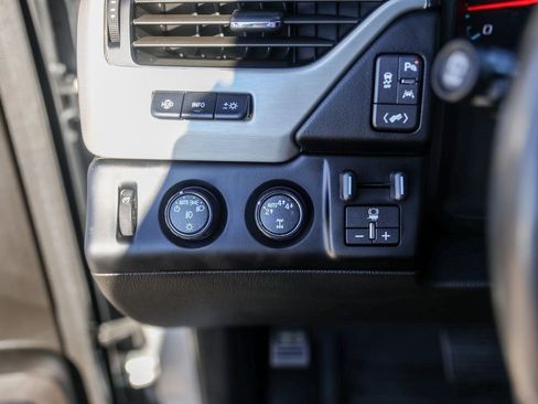 Used 2020 GMC Yukon Denali w/ Open Road Package image 18