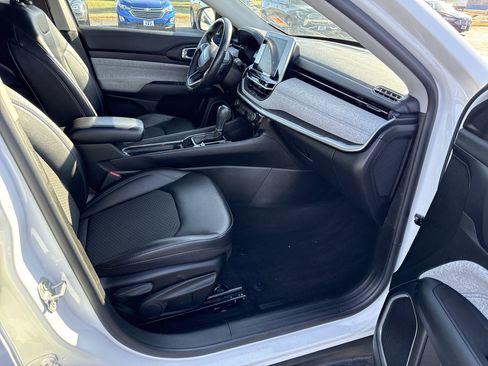 Used 2022 Jeep Compass Latitude w/ Convenience Group image 27