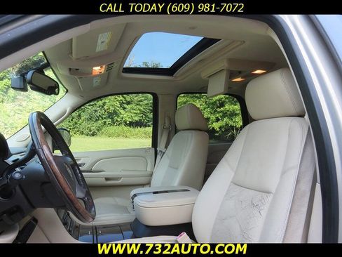 Used 2007 Cadillac Escalade AWD w/ Information Package image 17