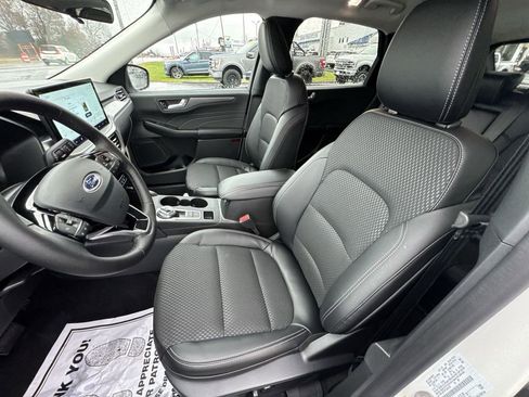 New 2026 Ford Escape SE FWD image 11
