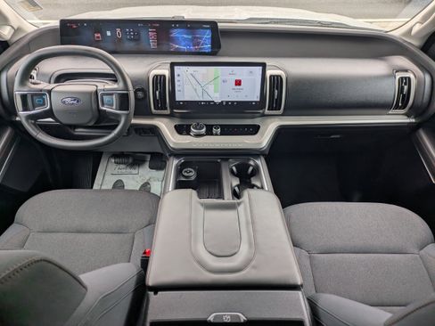 Certified 2025 Ford Expedition Active image 17