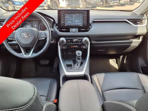 Used 2020 Toyota RAV4 XLE Premium FWD image 16