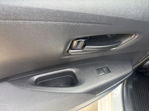 Used 2022 Toyota Corolla LE image 33