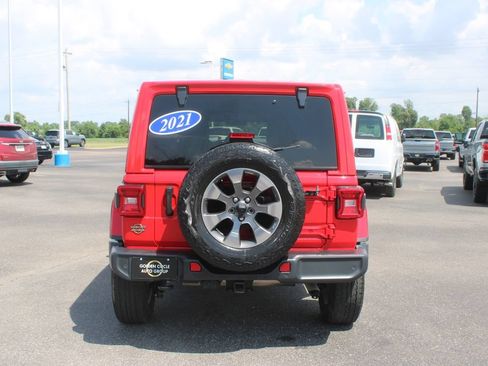 Used 2021 Jeep Wrangler Unlimited Sahara w/ LED Lighting Group AWD/4WD image 8