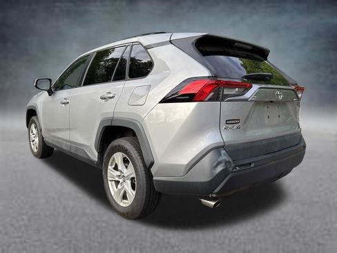 Used 2020 Toyota RAV4 XLE w/ Convenience Package FWD image 28