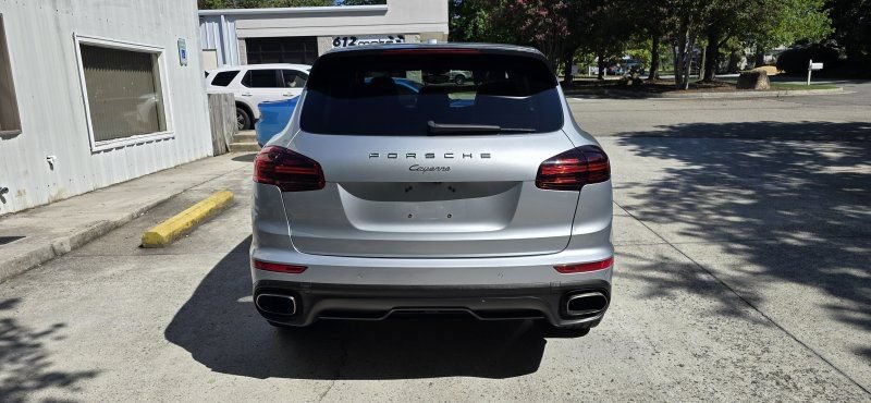 Used 2018 Porsche Cayenne Platinum Edition AWD/4WD image 4