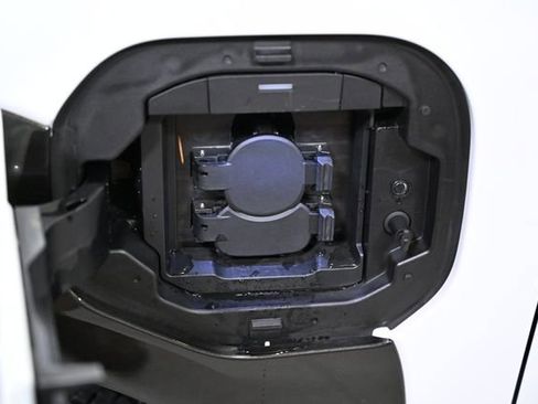 Used 2024 Toyota bZ4X XLE image 16