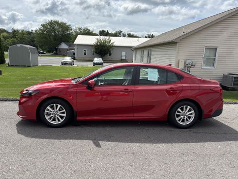 Used 2025 Toyota Camry LE w/ Convenience Package FWD image 7