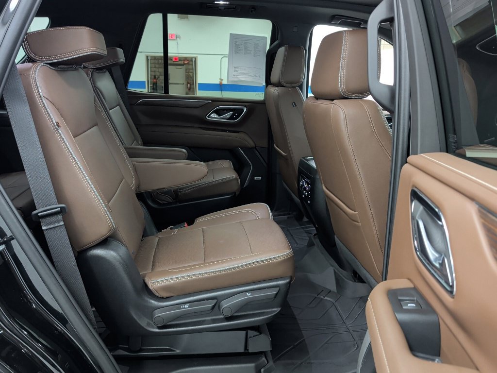 Used 2024 Chevrolet Tahoe High Country AWD/4WD image 35