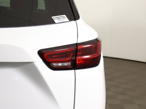 Used 2023 Chevrolet Blazer LT w/ Convenience Package FWD image 16