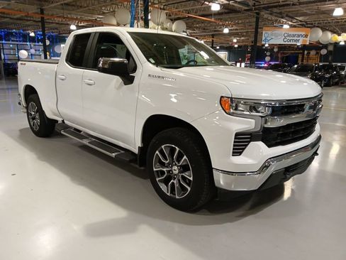 Used 2024 Chevrolet Silverado 1500 LT image 4