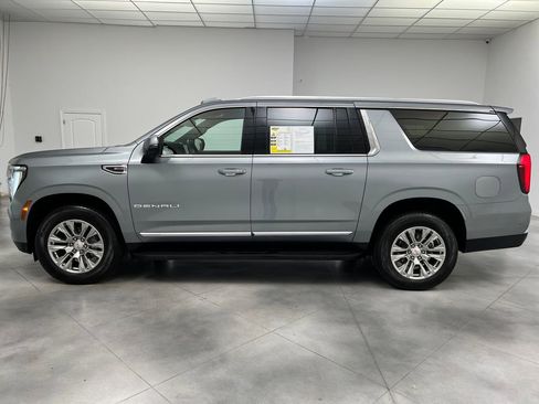 Used 2025 GMC Yukon XL Denali RWD image 4
