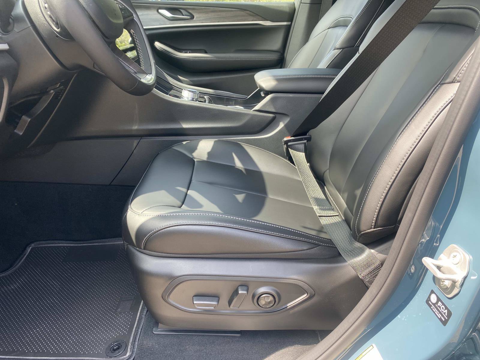 New 2027 Jeep Grand Cherokee Limited AWD/4WD image 13