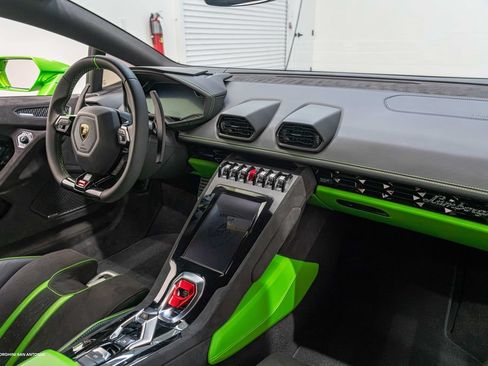 Used 2024 Lamborghini Huracan Tecnica RWD image 4
