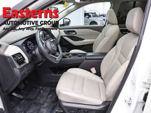 Used 2023 Nissan Rogue SV w/ SV Premium Package AWD/4WD image 14
