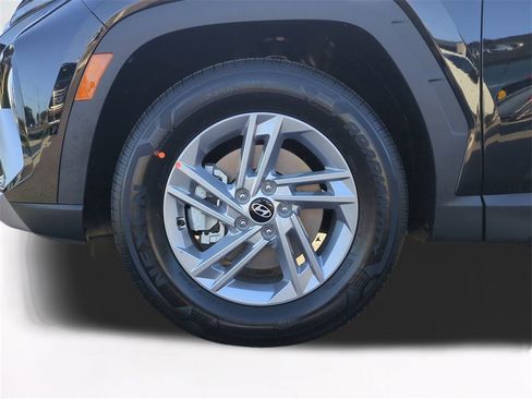 New 2026 Hyundai Tucson SE image 11
