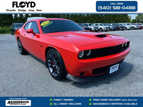 Used 2023 Dodge Challenger R/T RWD image 1