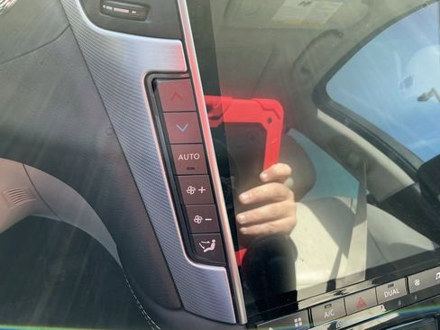 Used 2021 INFINITI Q50 Luxe w/ Seat & Sound Package image 21