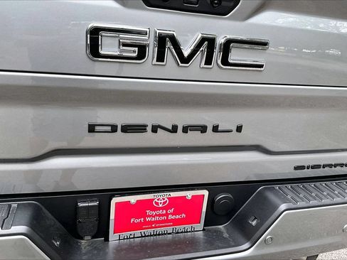 Used 2026 GMC Sierra 2500 Denali Ultimate w/ LPO, Black Badging Package AWD/4WD image 27