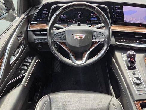 Certified 2024 Cadillac Escalade Premium Luxury AWD/4WD image 18