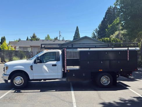 Used 2019 Ford F350 XL w/ XL Value Package image 2