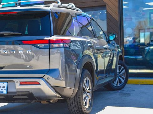 Used 2023 Nissan Pathfinder SL image 20