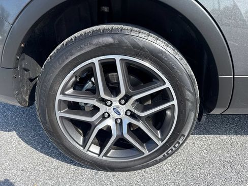 Used 2018 Ford Explorer Sport w/ Equipment Group 401A AWD/4WD image 36
