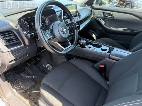 Used 2024 Nissan Rogue S image 12