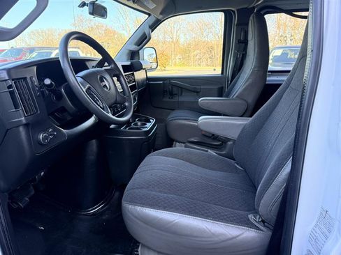 Used 2019 GMC Savana 2500 w/ Driver Convenience Package RWD image 16