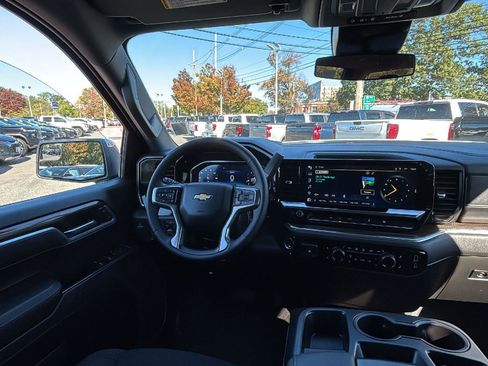 Certified 2025 Chevrolet Silverado 1500 LT image 26