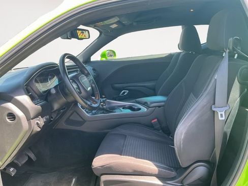 Used 2017 Dodge Challenger SXT RWD image 8
