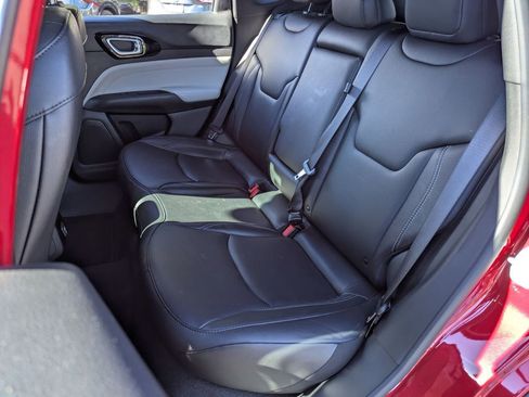 Used 2025 Jeep Compass Limited image 27