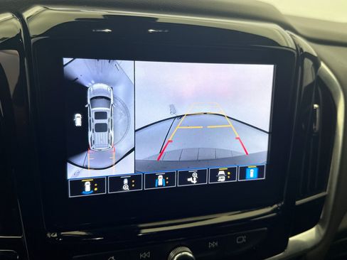 Used 2022 Chevrolet Traverse LT AWD/4WD image 16