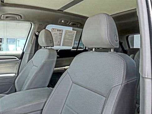 Used 2022 Volkswagen Atlas SE w/ Panoramic Sunroof Package AWD/4WD image 10