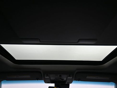 Used 2017 Cadillac Escalade ESV Luxury image 54