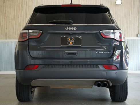 Used 2018 Jeep Compass Limited w/ Navigation Group FWD image 9
