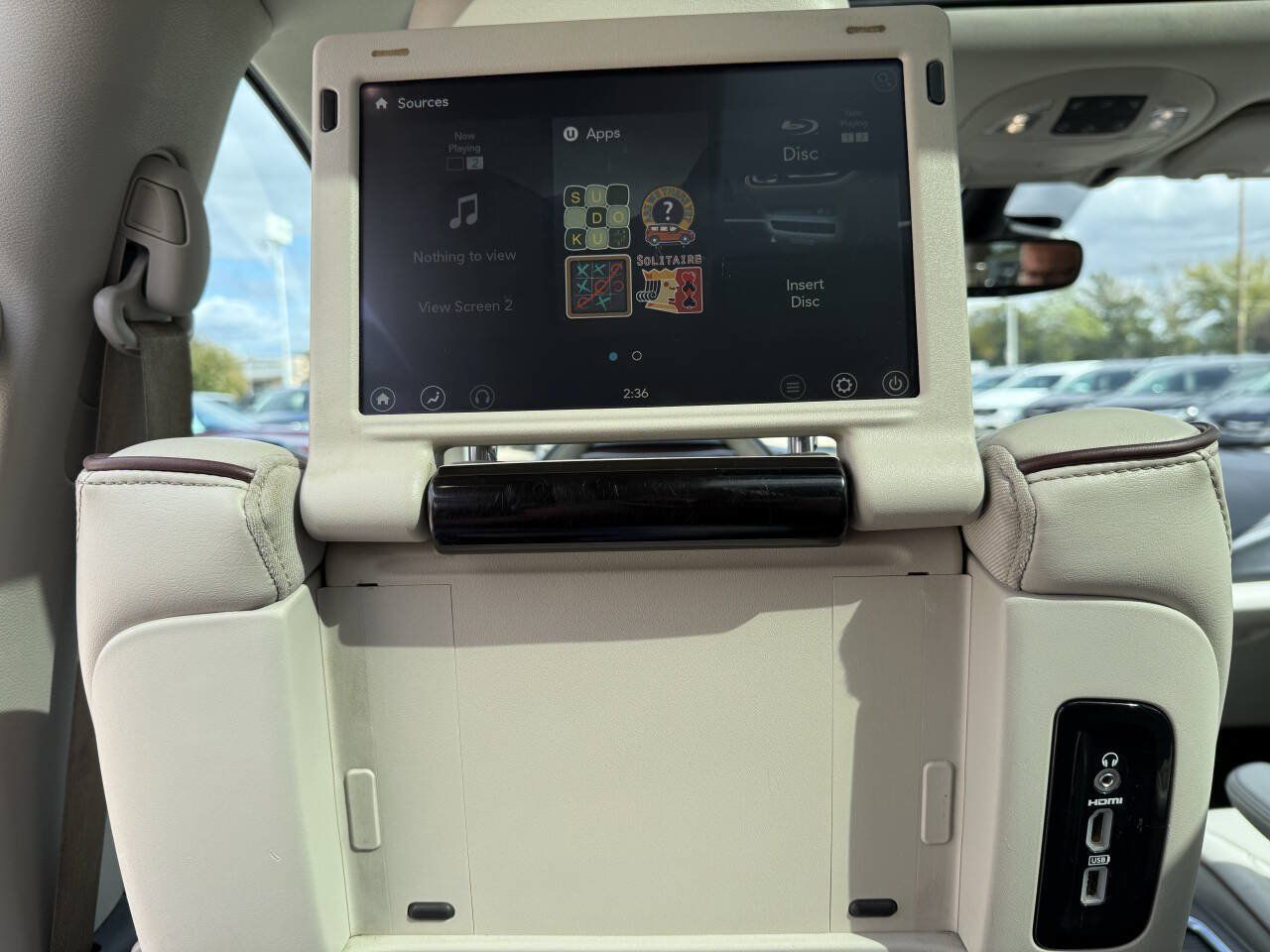 Used 2017 Chrysler Pacifica Limited w/ UConnect Theater Package FWD image 30