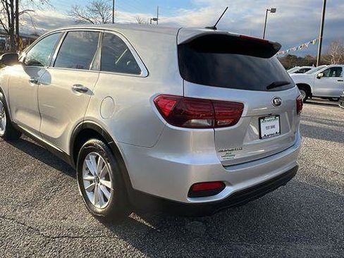 Used 2019 Kia Sorento L image 7