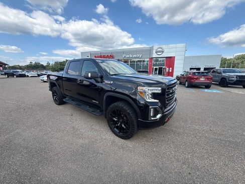 Used 2021 GMC Sierra 1500 AT4 w/ AT4 Value Package AWD/4WD image 2