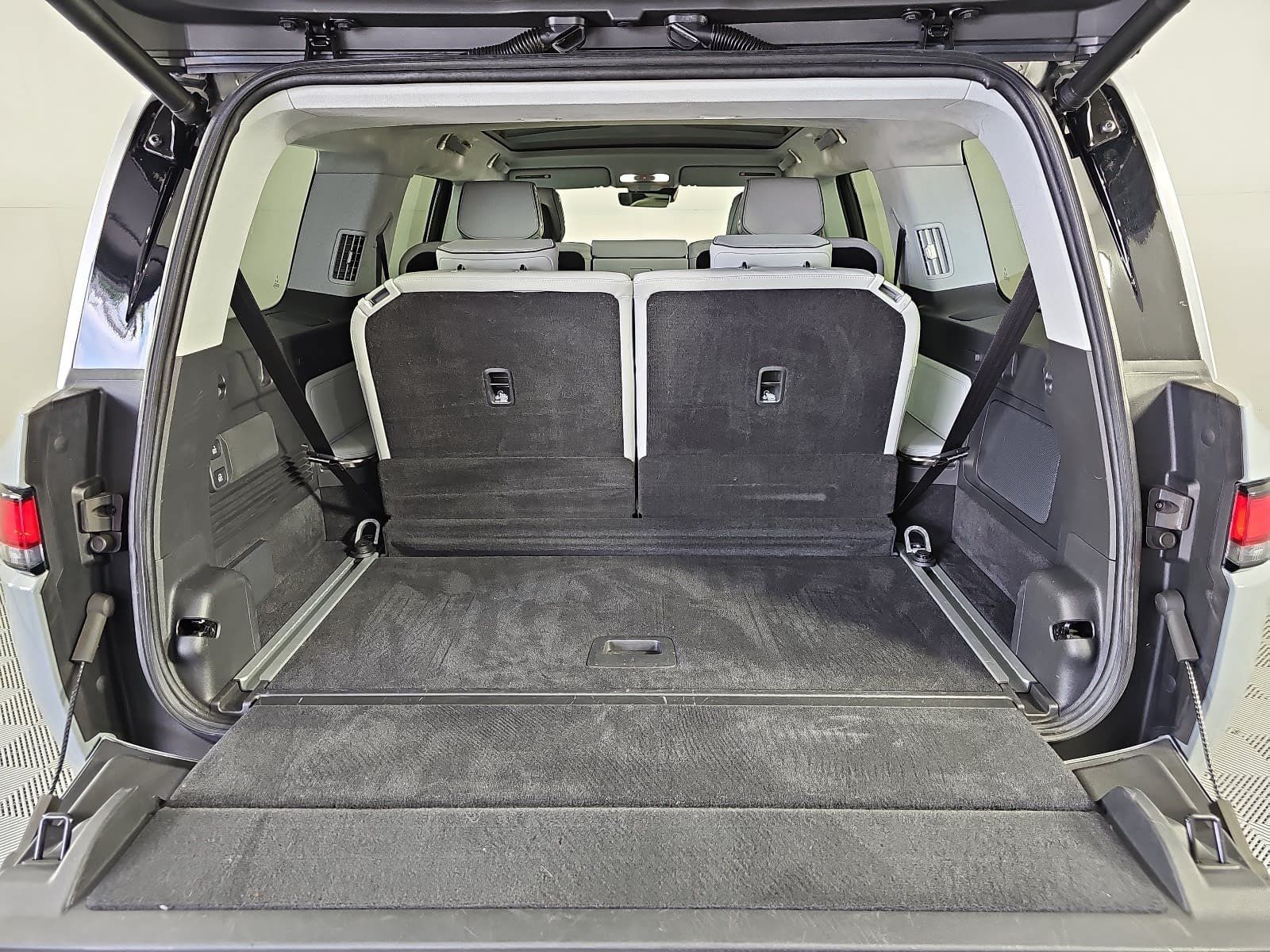 Used 2024 Rivian R1S Adventure Dual AWD/4WD image 12