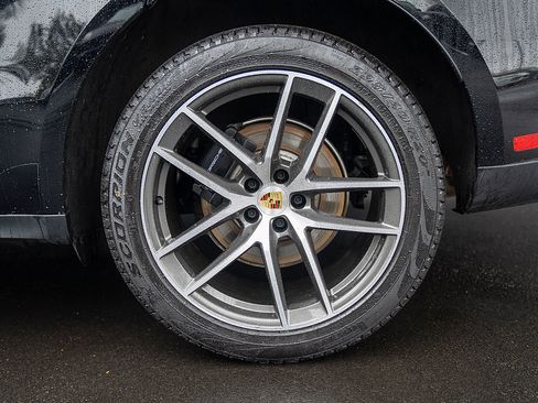 Certified 2026 Porsche Macan AWD/4WD image 25