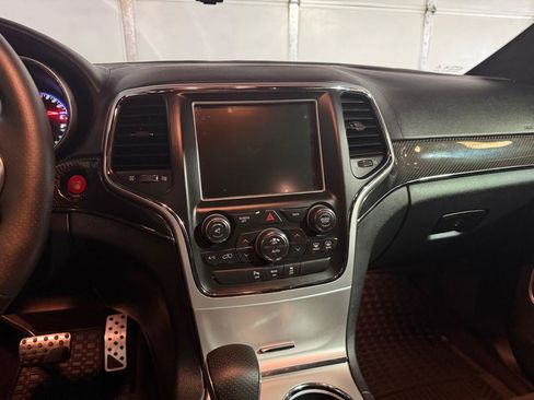 Used 2016 Jeep Grand Cherokee SRT AWD/4WD image 12
