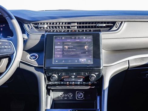 New 2025 Jeep Grand Cherokee Laredo X w/ Luxury Tech Group I image 14