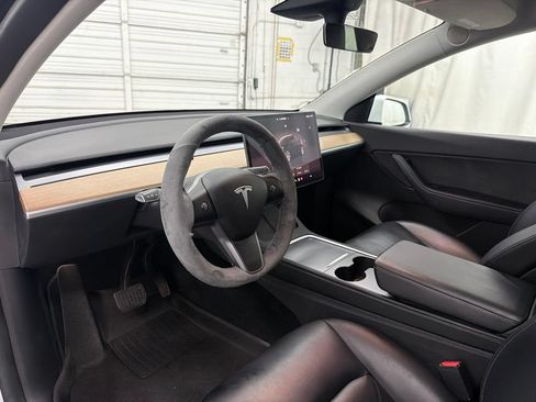 Used 2022 Tesla Model Y Long Range AWD/4WD image 12