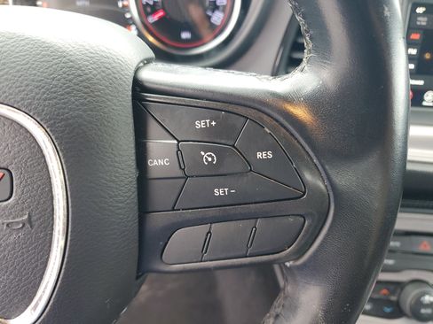 Used 2023 Dodge Challenger SXT RWD image 19
